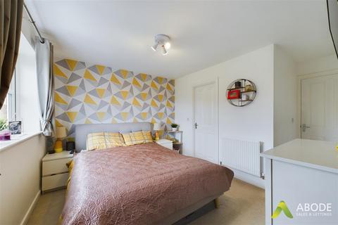 24 Cascade Close, Burton-on-trent, DE14 1DX