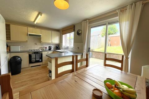 3 bedroom semi-detached house to rent, Lavant Road, Pevensey BN24