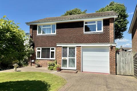 4 bedroom detached house for sale, Squirrel Close, Bexhill-On-Sea TN39