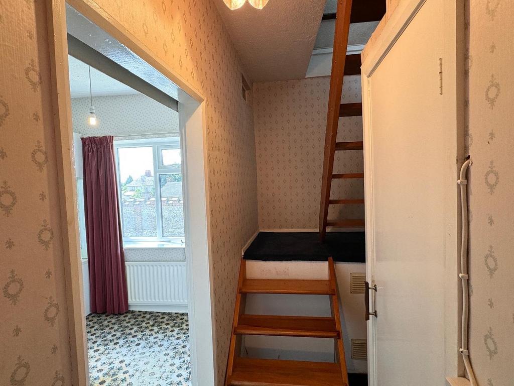 Access to attic