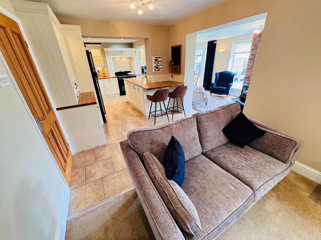 Seating into kitchen