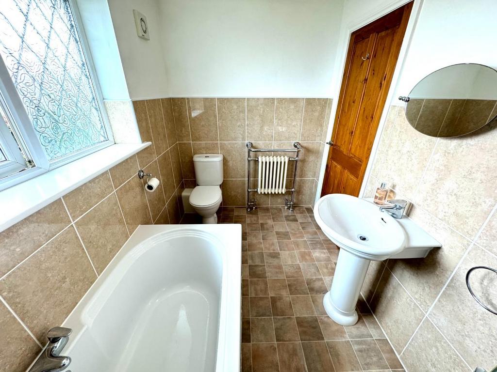 En suite to bedroom one