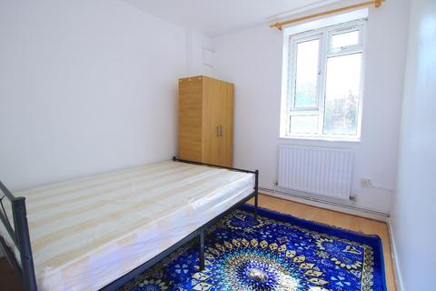 4 bedroom flat to rent, Ashcombe House, London E3