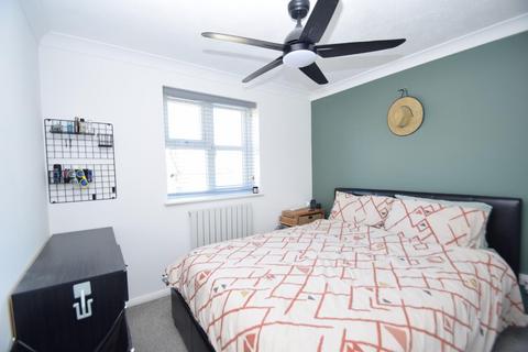 1 bedroom flat for sale, Snowdon Close, Eastbourne BN23