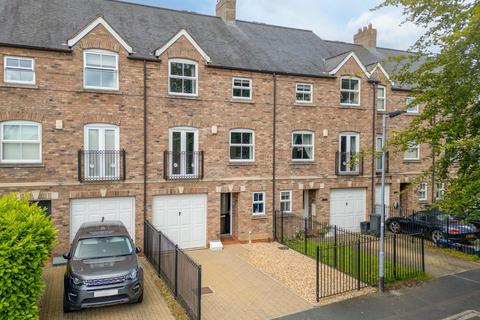 4 bedroom townhouse for sale, North Grange Court, York