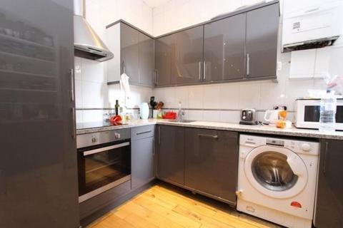 3 bedroom flat to rent, Cromwell Road, Earls Court SW5