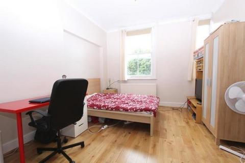 3 bedroom flat to rent, Cromwell Road, Earls Court SW5