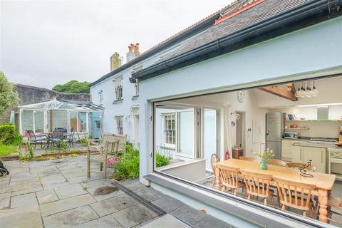 Wedgewood Cottage Armada Road, Cawsand, Torpoint, PL10 1PQ