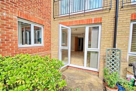2 bedroom apartment for sale, Coopers Court, Ware SG12
