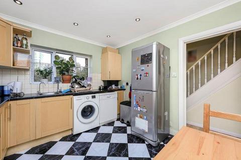 3 bedroom flat to rent, Boston Manor Road, Brentford