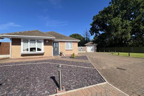 2 bedroom detached bungalow for sale, Chilburn Gardens, Clacton-On-Sea CO15