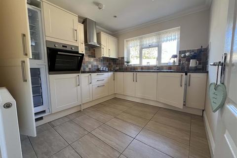 2 bedroom detached bungalow for sale, Chilburn Gardens, Clacton-On-Sea CO15