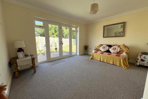 2 bedroom detached bungalow for sale, Chilburn Gardens, Clacton-On-Sea CO15