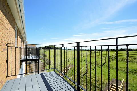 2 bedroom flat for sale, SEA VIEWS * BONCHURCH