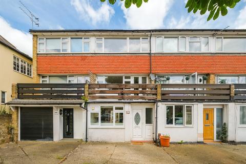 3 bedroom townhouse for sale, Princes Road, Buckhurst Hill