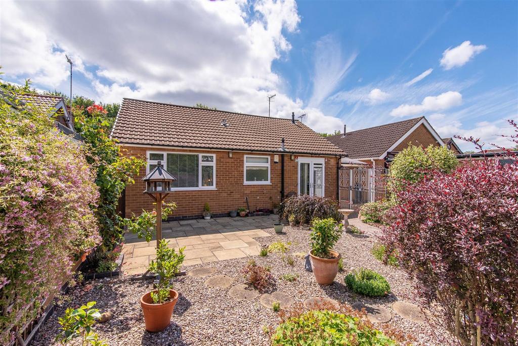 16 Gresham Close-Low-3.jpg