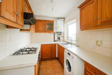 2 bedroom flat for sale, Hadleigh, Crescent Road, North Chingford