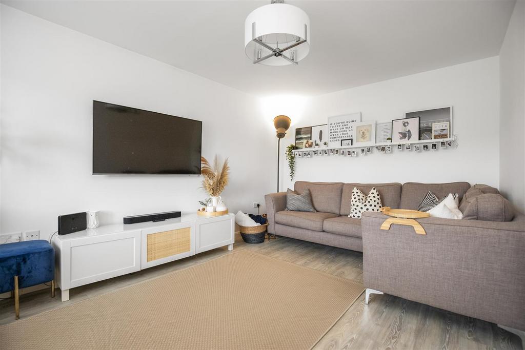 17 Stewart Crescent5.jpg