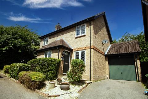 3 bedroom detached house for sale, Coopers Drive, Billericay CM11