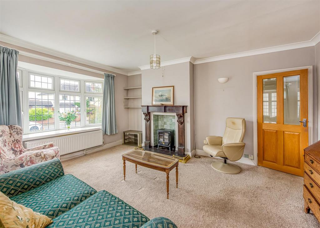 25 Meadow Road-Living Room1b.jpg