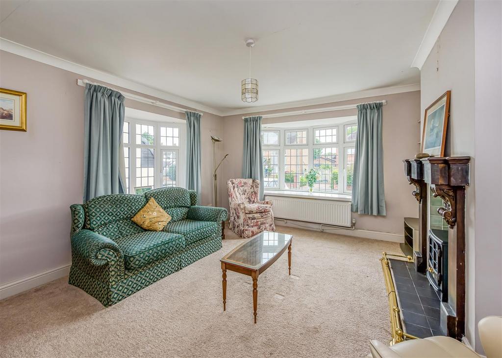 25 Meadow Road-Living Room1a.jpg