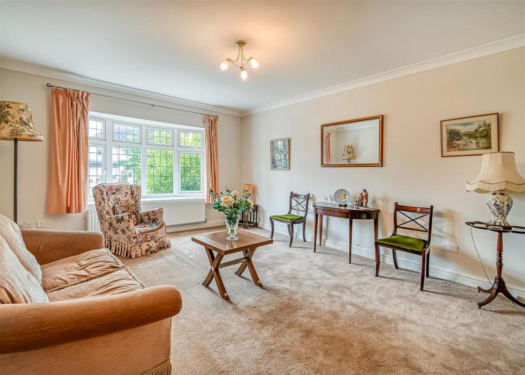 25 Meadow Road-lounge.jpg