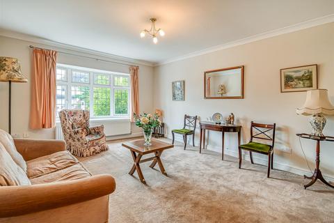 25 Meadow Road, Albrighton, Wolverhampton, WV7 3DZ