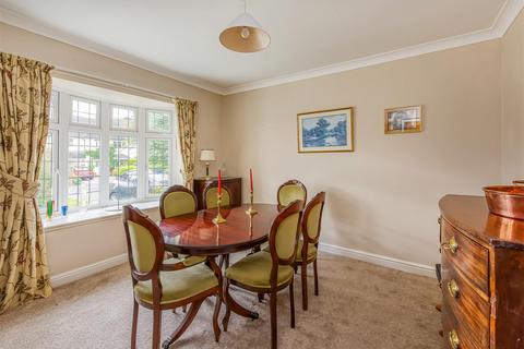25 Meadow Road, Albrighton, Wolverhampton, WV7 3DZ