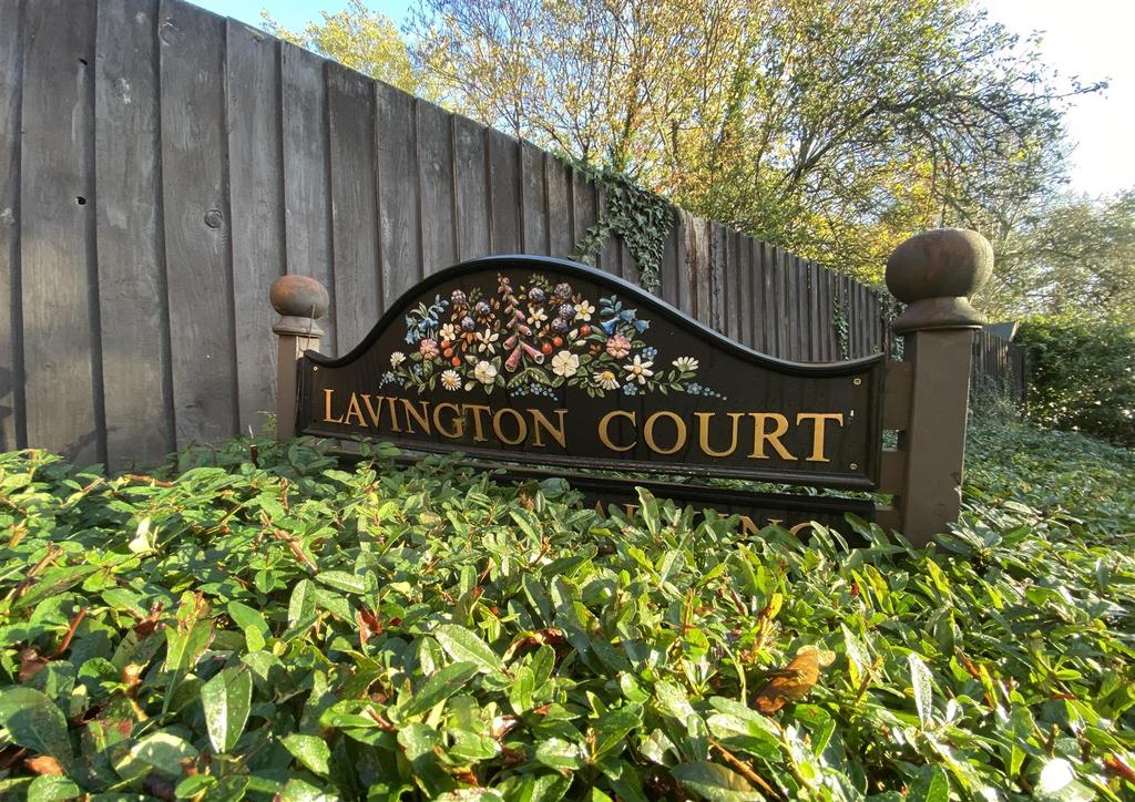 30 Lavington Court 6.jpg