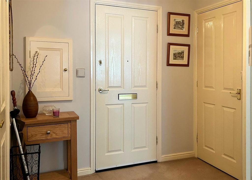 30 Lavington Court-12.jpg