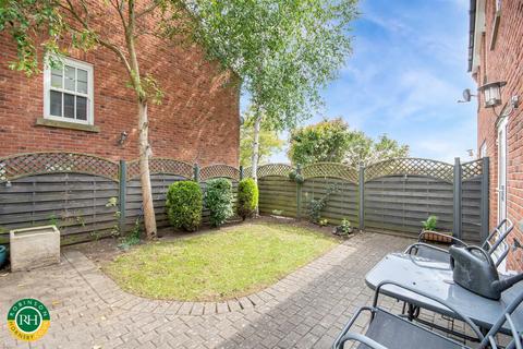 3 bedroom semi-detached house for sale, Broughton Road, Bessacarr, Doncaster