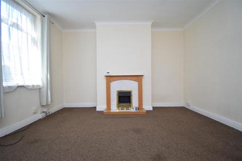 2 bedroom terraced house to rent, Flanshaw Lane, Wakefield WF2