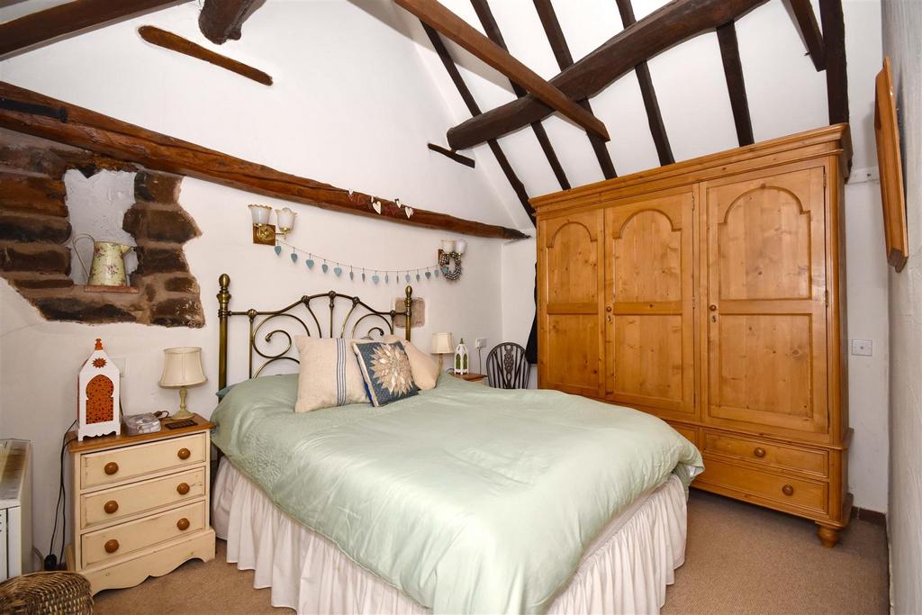 Rose Cottage bed1.jpg