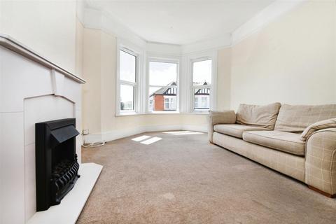 3 bedroom flat for sale, St. Helens Road, Westcliff-on-Sea SS0