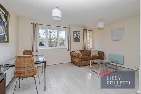 1 bedroom maisonette for sale, Millstream Close, Hertford