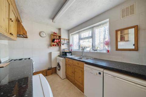 2 bedroom flat for sale, The Fairway, Bedford