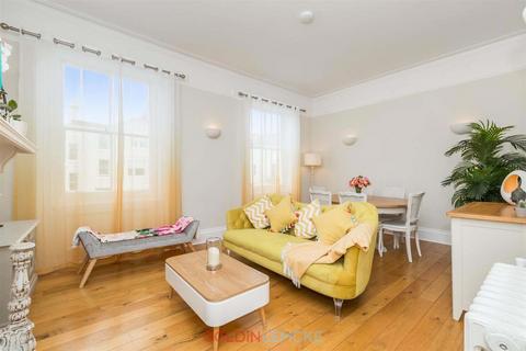 3 bedroom maisonette for sale, Medina Villas, Hove