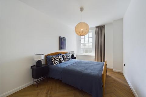 1 bedroom flat to rent, High Street, Crawley RH10