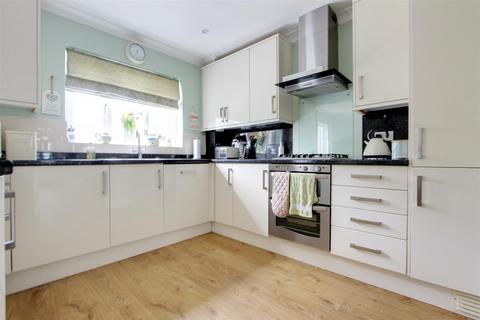 5 bedroom semi-detached house for sale, Windsor Road, Pitstone,