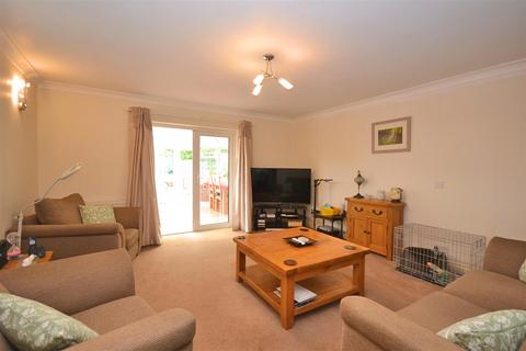 3 bedroom detached bungalow for sale, Ellerslie Close, Charminister