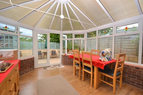 3 bedroom detached bungalow for sale, Ellerslie Close, Charminister