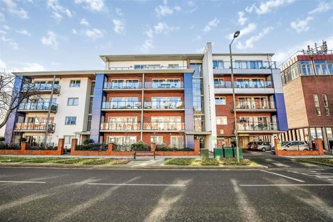 2 bedroom apartment for sale, Meadows House, Walton-On-Thames.