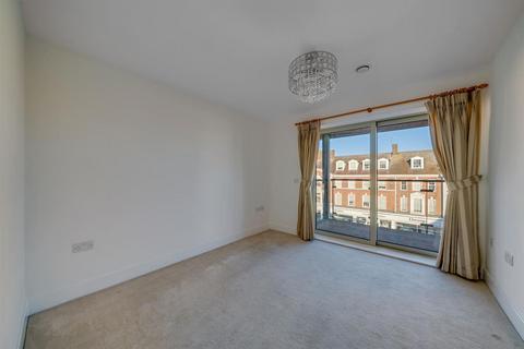 2 bedroom apartment for sale, Meadows House, Walton-On-Thames.