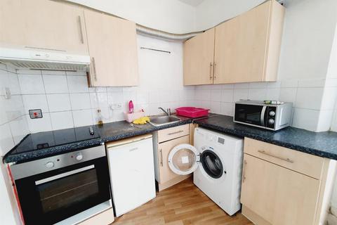 1 bedroom flat to rent, Atlantic Lodge, South Street, Romford