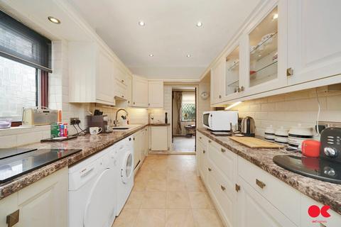 36 Pettits Lane, Romford, RM1 4HH