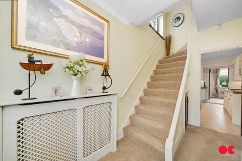 36 Pettits Lane, Romford, RM1 4HH