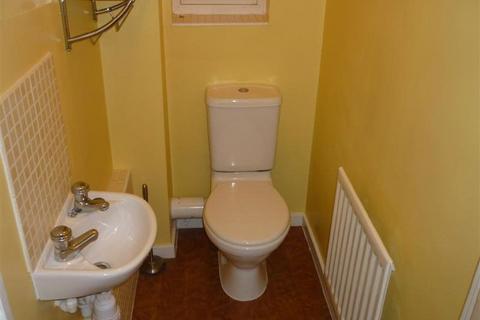 3 bedroom semi-detached house to rent, Wren Court, Sawley, NG10 3AG