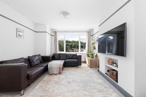 9 Beechwood Road, Caterham, CR3 6NE