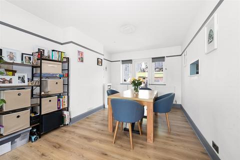 9 Beechwood Road, Caterham, CR3 6NE