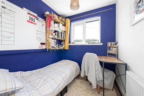 9 Beechwood Road, Caterham, CR3 6NE